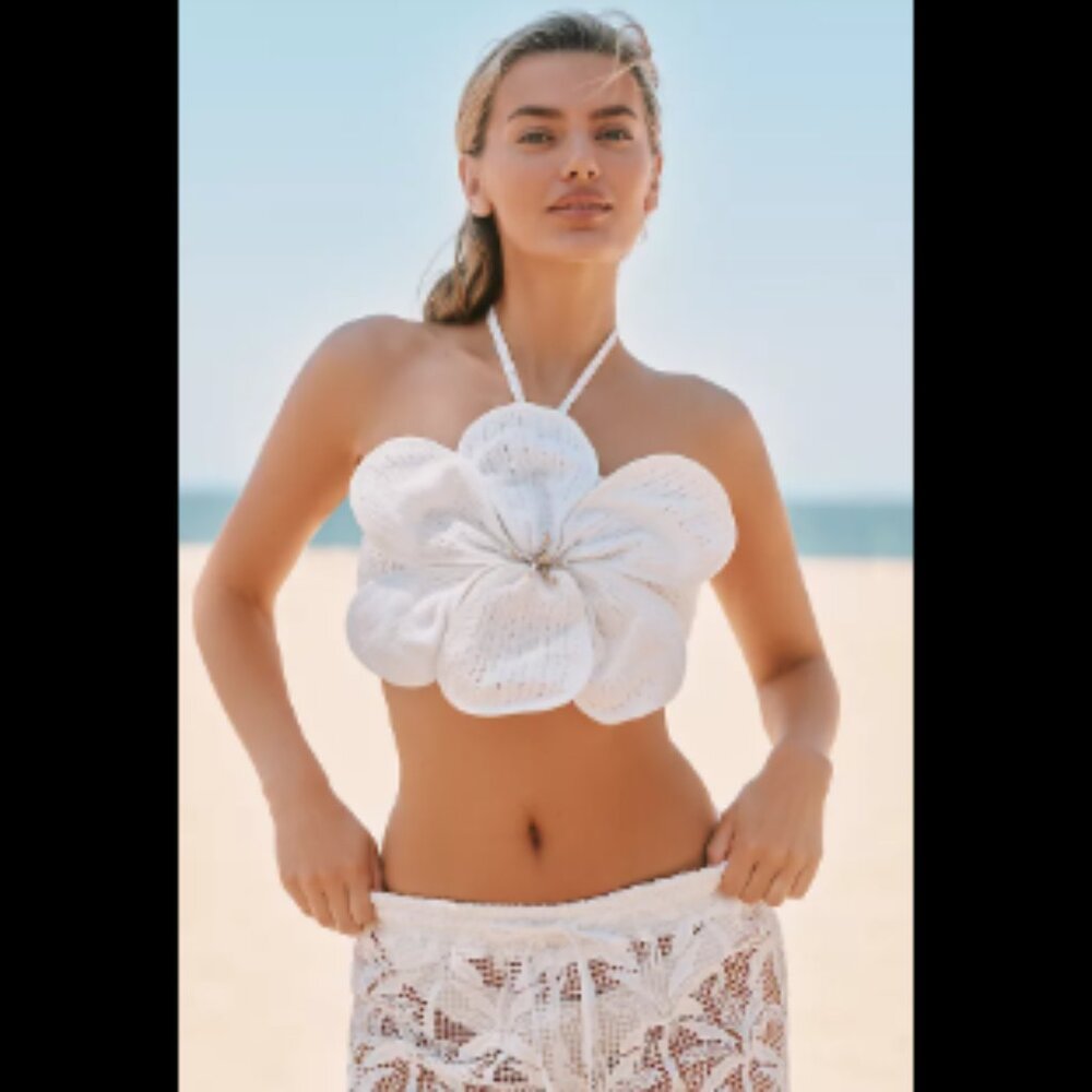 Brand New Stunning BLITHE 3D Flower Top